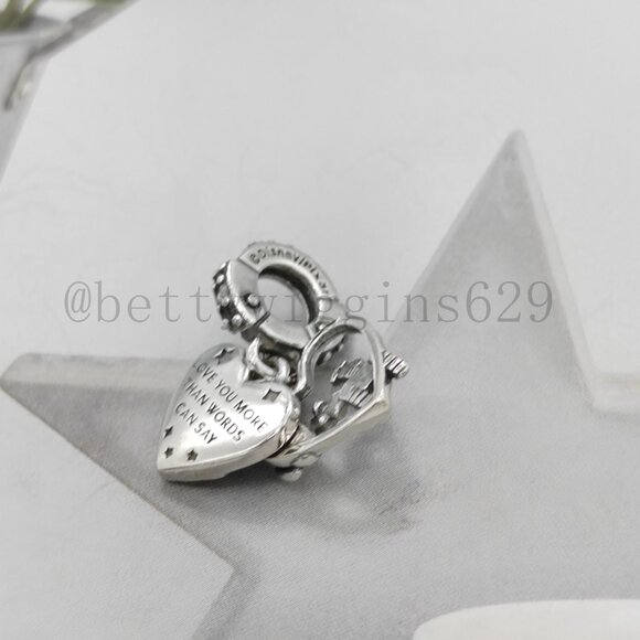 Pandora Pixar Wall-E & Eve Glow-in-the-dark Dangle Charm - Picture 7 of 7